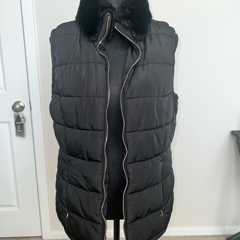 Calvin Klein Black Puffer Vest with Faux Fur Collar